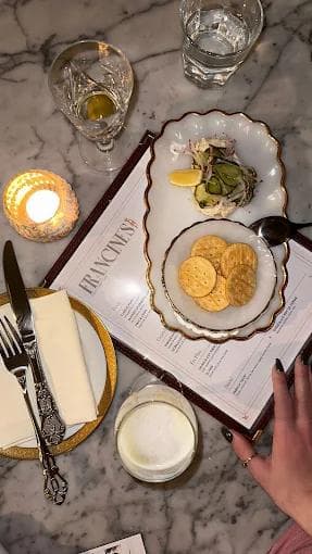 Francine's - A French Bar 4