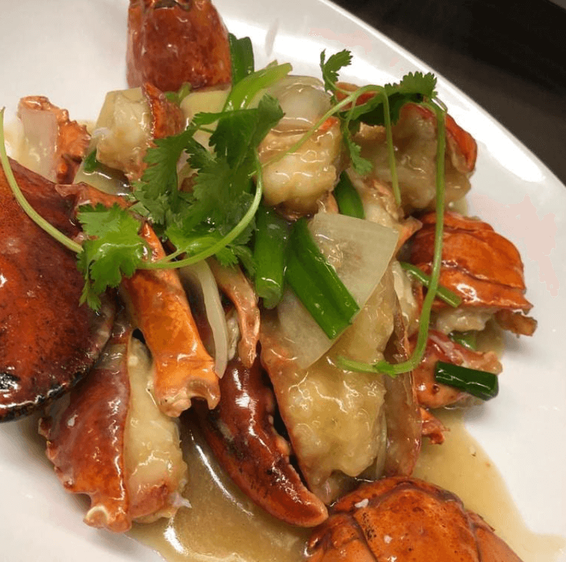 Stir Fried Lobster with Spring Onion And Ginger